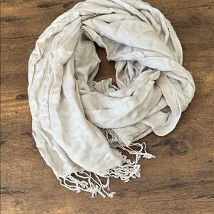 Women’s Silvery Gray Fringe Scarf